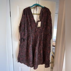 Low cut floral mini dress